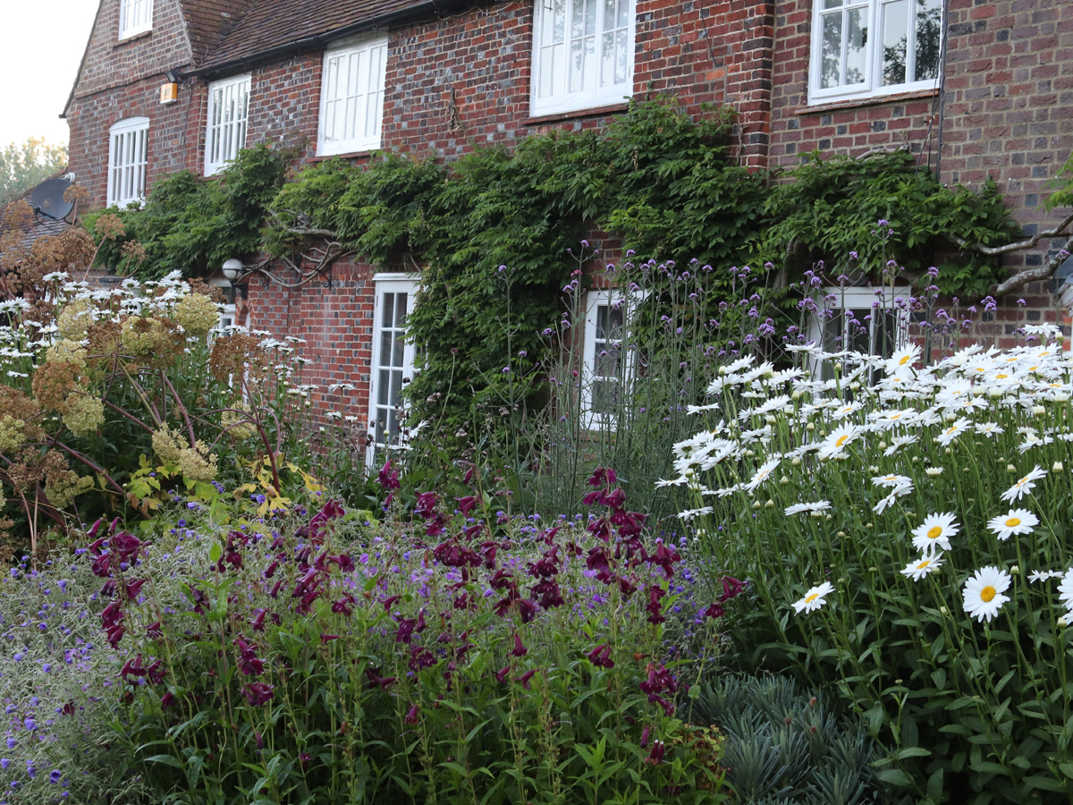 18th Century Farmhouse Garden | Structured Growth